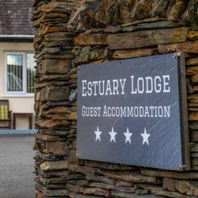 Отель Estuary Lodge Motel B&B  Талсаарну
